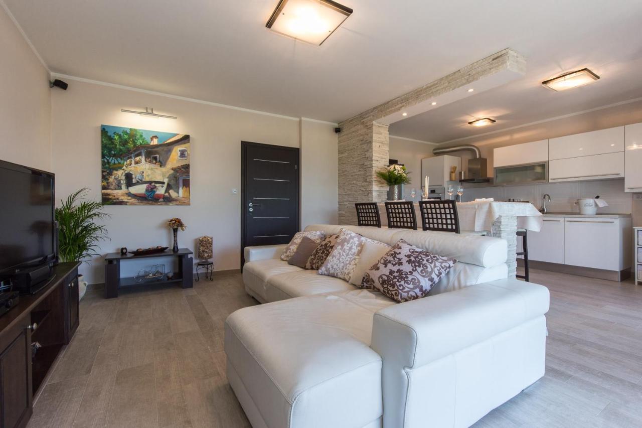 Deluxe Sea View Apartment Mate Balote Риека Экстерьер фото